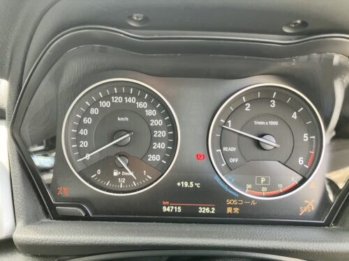 BMW2シリーズ チェックランプ 修理 SOSコール異常 警告表示メーター BMW2シリーズのメーターパネルにSOSコール異常と警告灯が表示されている状態