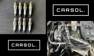 VW ザ・ビートル スパークプラグ交換修理で取り外したプラグと交換作業の様子 VW ザ・ビートルのスパークプラグ交換作業のコラージュ写真(摩耗したスパークプラグとエンジンルームの作業風景)